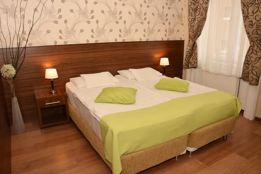 Elit Hotel Budapest 3*,