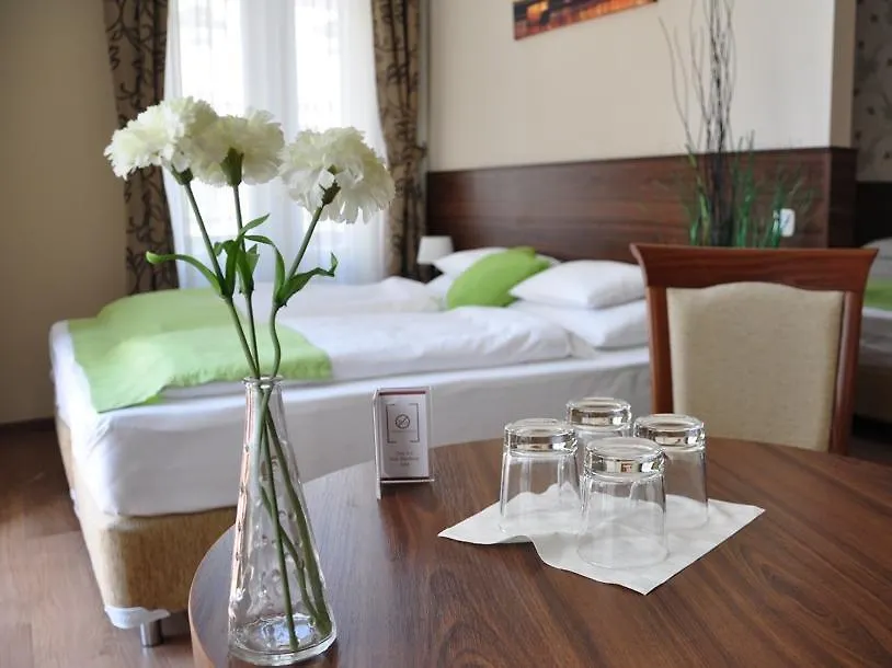 Elit Hotel Budapest 3*,